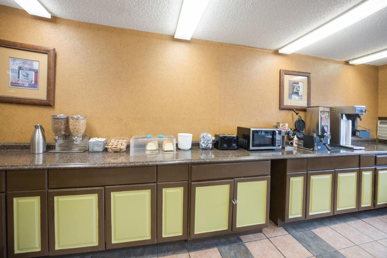 Rodeway Inn コロラドスプリングス エクステリア 写真